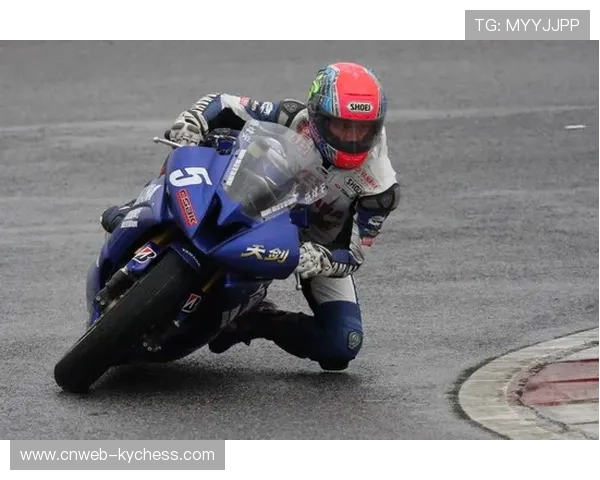 世界摩托车锦标赛马来西亚站，雨战策略成夺冠关键